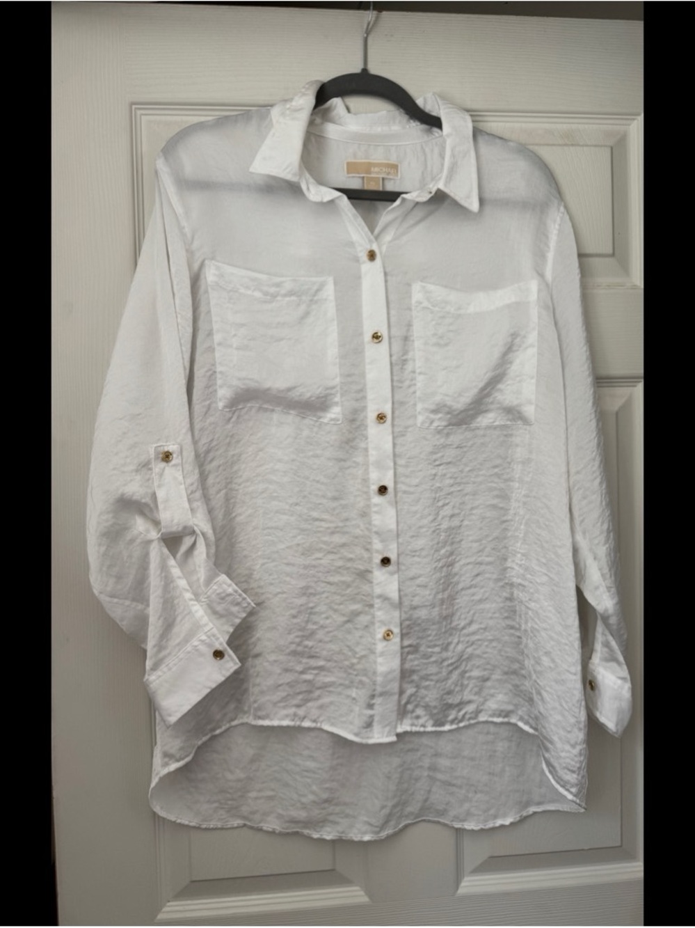 Lightweight White Button-Up Shirt with Pocket Detail